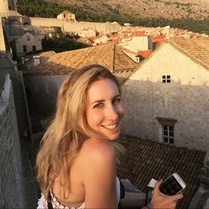 Meet your Posher, Jennifer